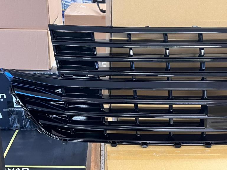 Upgrade Sportgrill / Kühlergrill für Volkswagen T6.1 ab 2019 Hochglanz schwarz