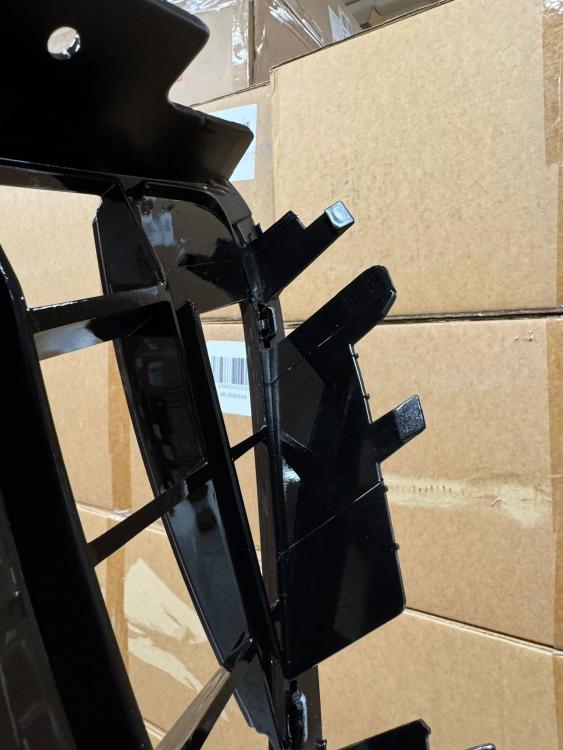 Preview: B-Ware - Kühlergrill Schwarz glanz für Mercedes Vito W447 + Kamera 14-19