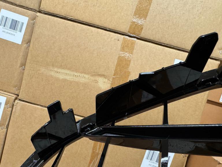 B-Ware - Kühlergrill Schwarz glanz für Mercedes Vito W447 + Kamera 14-19