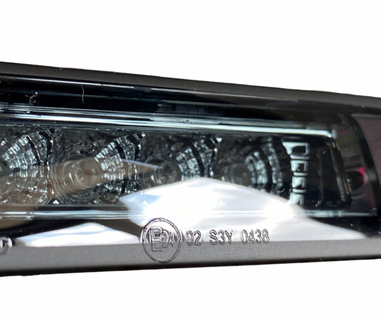 LED Bremsleuchte für VW T6.1 Bus 19+ mit Flügeltüren schwarz smoke