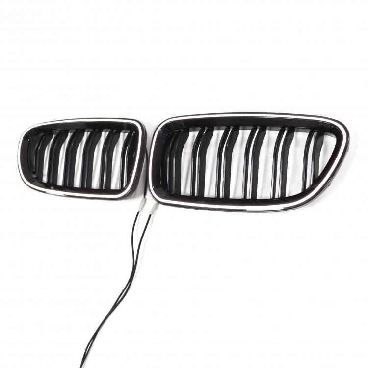 LED-Kühlergrill mit Doppellamellen in Schwarz glänzend für BMW 5er F10 2010–2017
