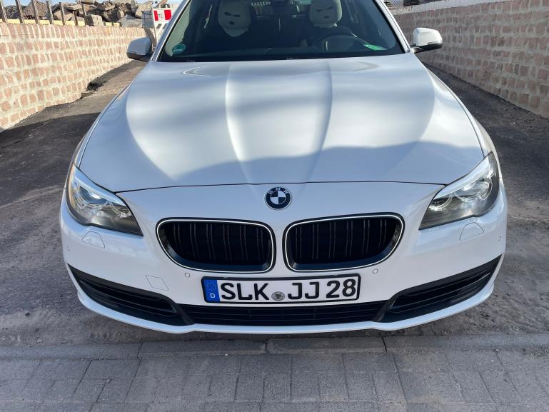 LumiFire Upgrade LED-Kühlergrill passend für BMW 5er F10 2010–2017 mit Doppellamellen in Schwarz glänzend