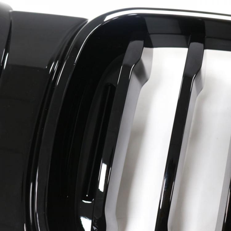 LED-Kühlergrill mit einer Lamelle in Schwarz glänzend, passend für BMW X3 Serie G01 2018–2021