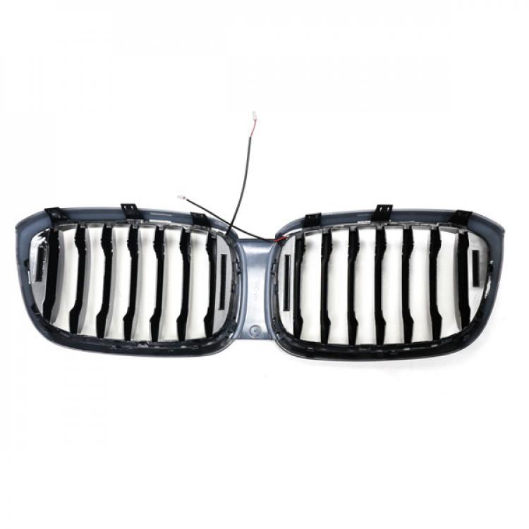 LED-Kühlergrill mit einer Lamelle in Schwarz glänzend, passend für BMW X3 Serie G01 2018–2021