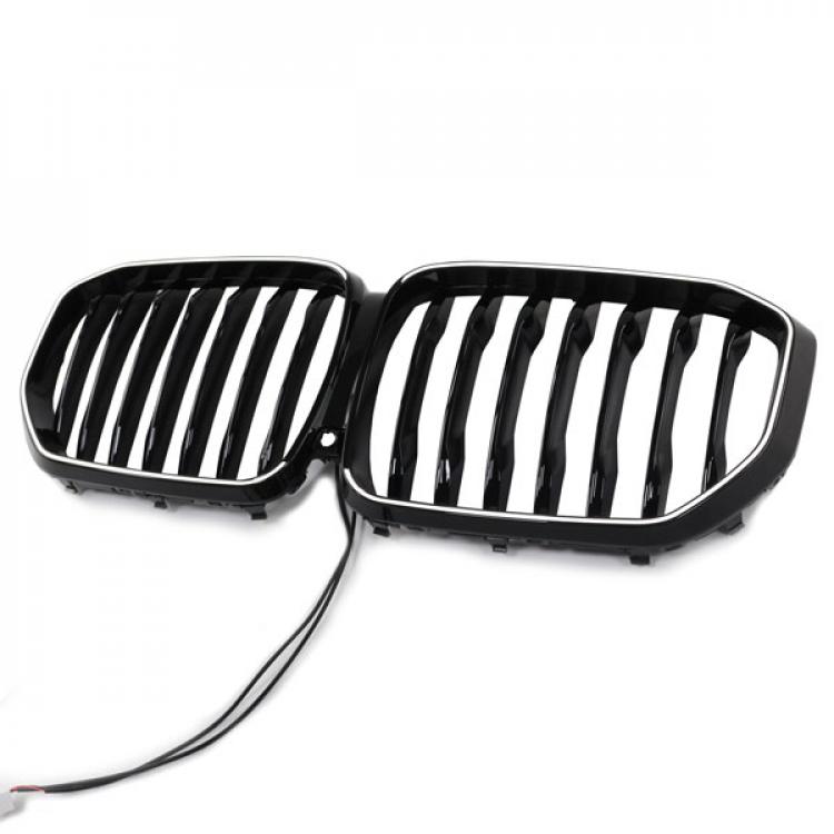 LED-Kühlergrill mit einer Lamelle in Schwarz glänzend passend für BMW X5 Serie G05 2019 +