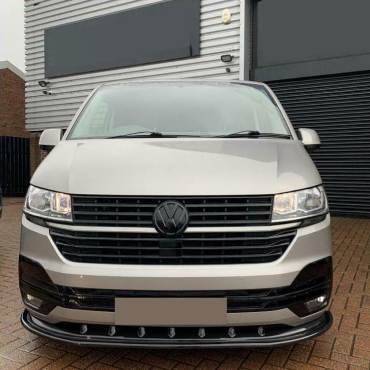 "Upgrade-Bus" Frontspoiler / Lippe V4 für VW T6.1 Transporter / Caravelle / Multivan 19-23 Hochglanz schwarz mit ABE