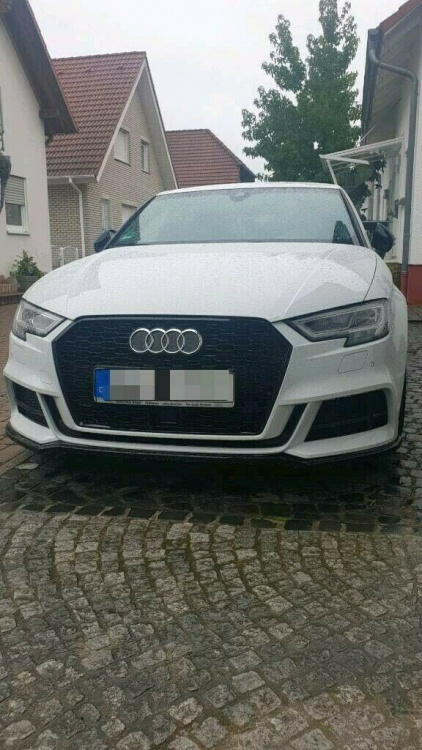 Upgrade Sportgrill / Kühlergrill für Audi A3 8V Facelift 17+  Hochglanz schwarz in Wabendesign