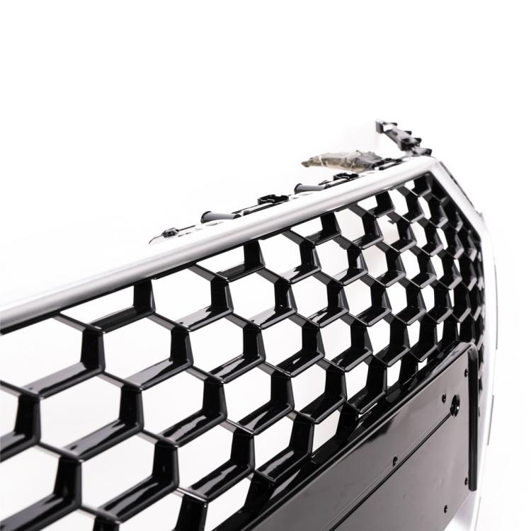 Preview: Upgrade "Plus" Sportgrill / Kühlergrill für Audi TT 8S Coupe/Cabrio/Roadster 14-18 Silber / Hochglanz Schwarz in Wabendesign
