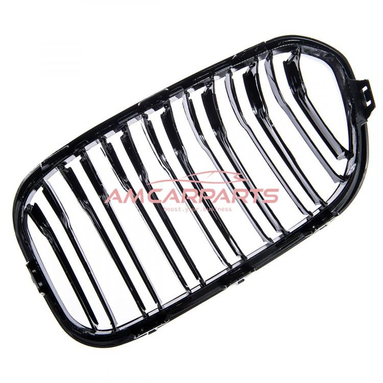 Upgrade Design Kühlergrill / Sportgrill passend für BMW 1er F20 / F21 Facelift 15-19 Hochglanz schwarz