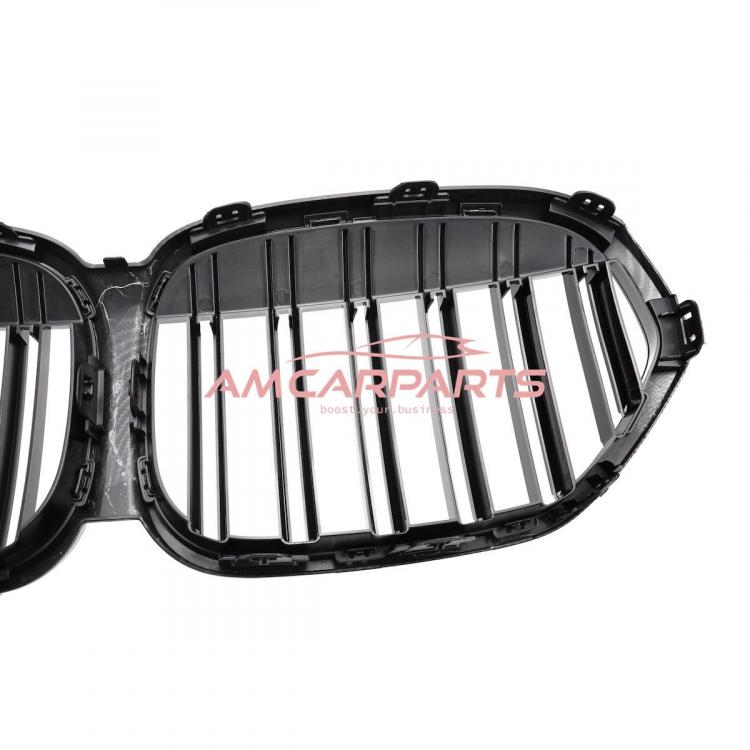 Upgrade Design Kühlergrill / Sportgrill passend für BMW X1 F48 Facelift 19-22 Carbon-Optik / Hochglanz schwarz