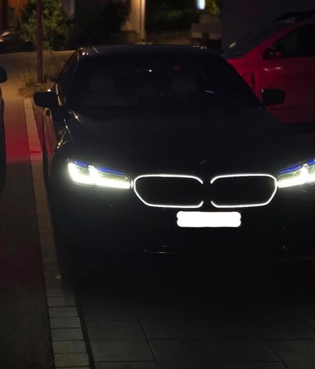 Preview: LumiFire Upgrade LED-Doppellamellen-Kühlergrill in Schwarz glänzend, passend für BMW 5er G30 2017–2020