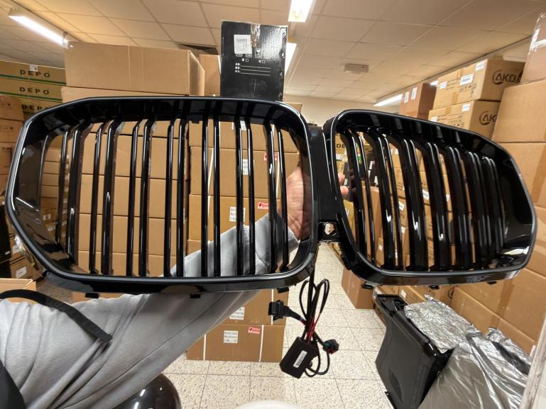 B-Ware - LumiFire Upgrade LED-Doppellamellen-Kühlergrill in Schwarz glänzend passend für BMW X5-Serie G05 ab 2019