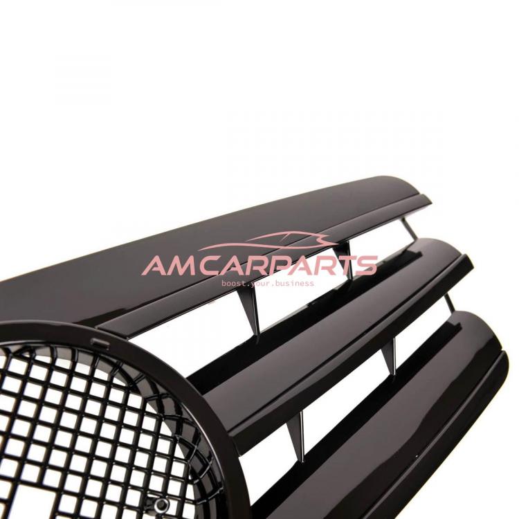 Preview: Upgrade Design Kühlergrill / Sportgrill passend für Mercedes Benz C-Klasse W203 / S203 00-07 Hochglanz schwarz
