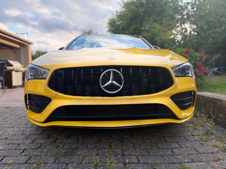 Upgrade Design Kühlergrill / Sportgrill passend für Mercedes Benz CLA C118 / X118 19+ Hochglanz schwarz