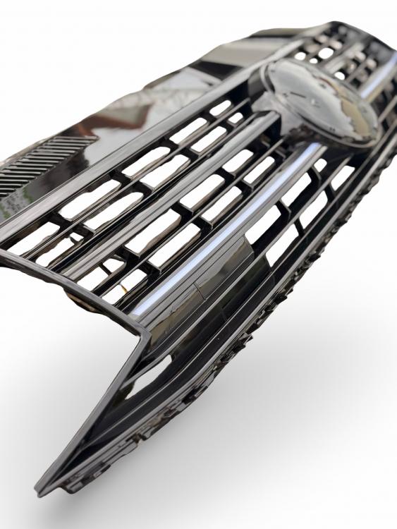 LumiFire Upgrade LED Kühlergrill Sportgrill passend für VW T6 15-19 Hochglanz-schwarz