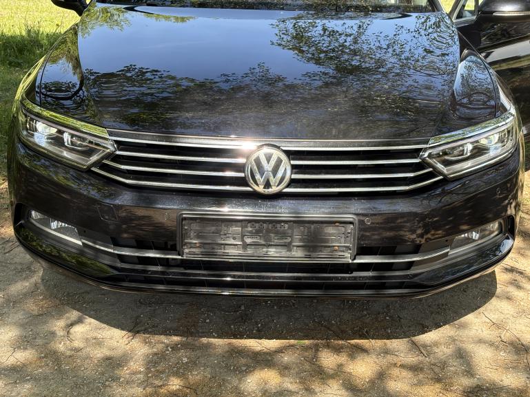 Voll LED Tagfahrlicht Scheinwerfer Set passend für VW Passat B8 14-19 schwarz mit dynamischen LED Blinker & Willkommensfunktion