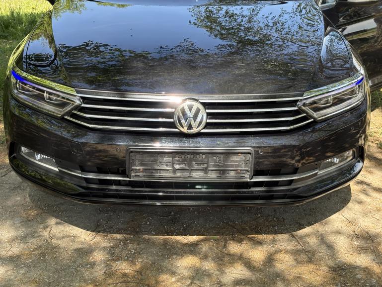 Preview: Voll LED Tagfahrlicht Scheinwerfer Set passend für VW Passat B8 14-19 schwarz mit dynamischen LED Blinker & Willkommensfunktion