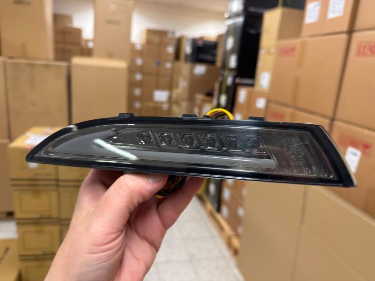 Preview: B-Ware  Upgrade Klarglas LED Frontblinker / Standlicht Kombination für VW Scirocco 3 08-14 rauch
