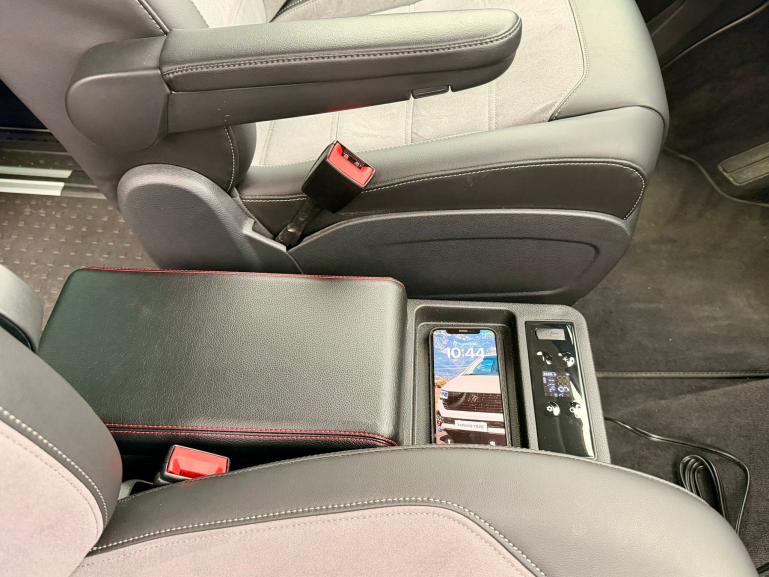 Upgrade+ "Freeze" Staufach Mittelkonsole Ablage für VW T5 Facelift 10-20 mit Kühlfunktion, USB und Induktions-Ladung + App Steuerung