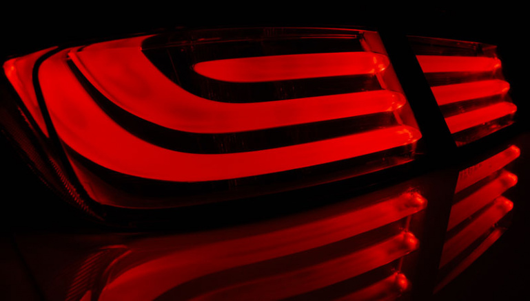 LED Lightbar Design Rückleuchten für BMW 5er F10 10-13 rot/klar