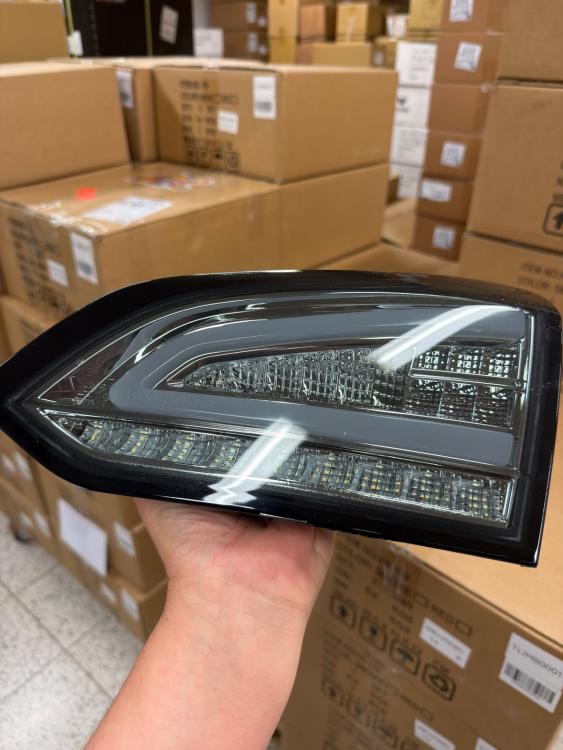 Preview: B-Ware  Voll LED Lightbar Design Rückleuchten Ford Focus MK3 Turnier (Kombi) 11-18 rauch mit dyn. Blinker
