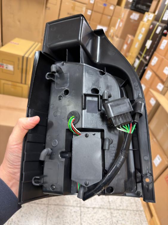 Preview: B-Ware  LED Upgrade Design Rückleuchten passend für VW T5 / T5 GP 03-09/10-15 schwarz/rauch (Heckklappe)