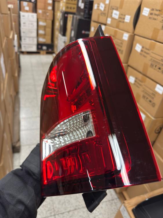 Preview: B-Ware - LED Lightbar Design Rückleuchten für VW T5 GP 10-15 rot/klar (Heckklappe) - B-Ware