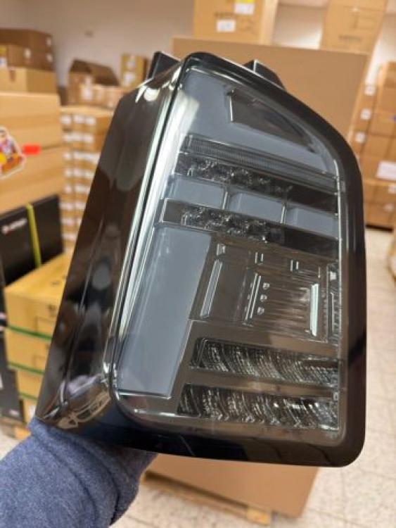 B-Ware  Voll LED Lightbar Design Rückleuchten passend für VW T6.1 20+ chrom/rauch mit dynamischen Blinker