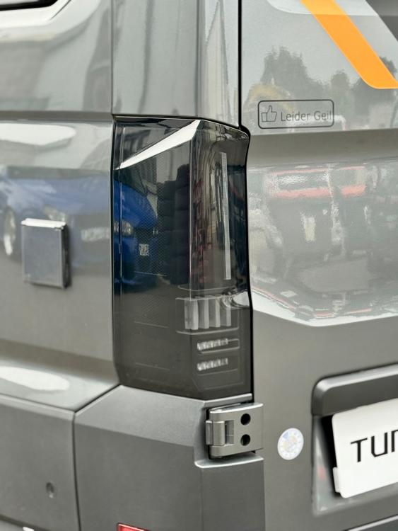 Paket - LED Tagfahrlicht Scheinwerfer-schwarz dynamisch +  Voll LED Upgrade Design Rückleuchten Set schwarz/klar mit dyn.Blinker passend für VW Crafter II / MAN TGE 2017+