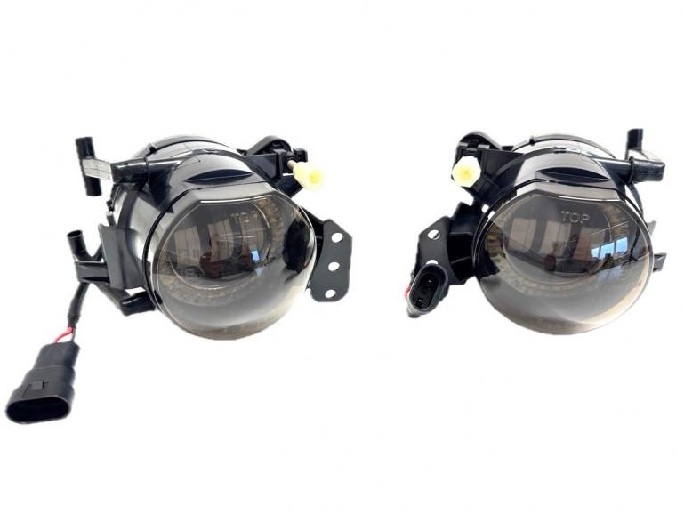 "Upgrade+" LED Nebelscheinwerfer Set für BMW 5er E60 / E61 03-07, 3er E90 / 91 04-12, 3er E46 Coupe/Cabrio 03-07 schwarz/rauch