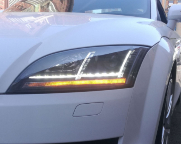 LED Tagfahrlicht Design Scheinwerfer für Audi TT 8J 06-10 schwarz