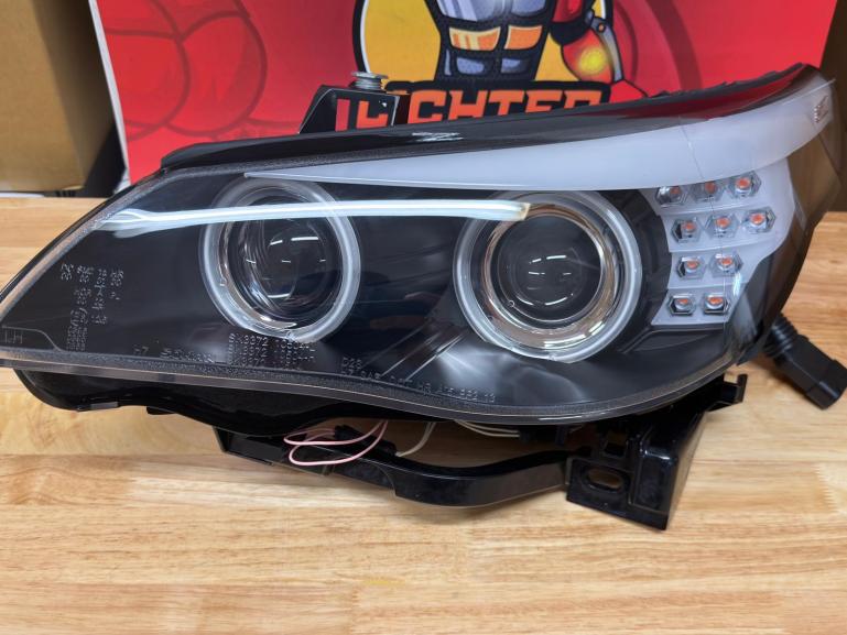 Preview: B-Ware  XENON D1S CCFL Angel Eyes Scheinwerfer passend für BMW 5er E60/E61 05-07 schwarz