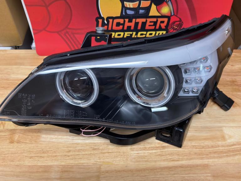Preview: B-Ware  XENON D1S CCFL Angel Eyes Scheinwerfer passend für BMW 5er E60/E61 05-07 schwarz