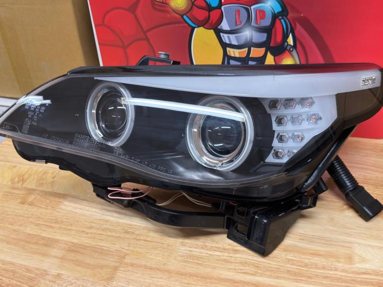 B-Ware  XENON D1S CCFL Angel Eyes Scheinwerfer passend für BMW 5er E60/E61 05-07 schwarz