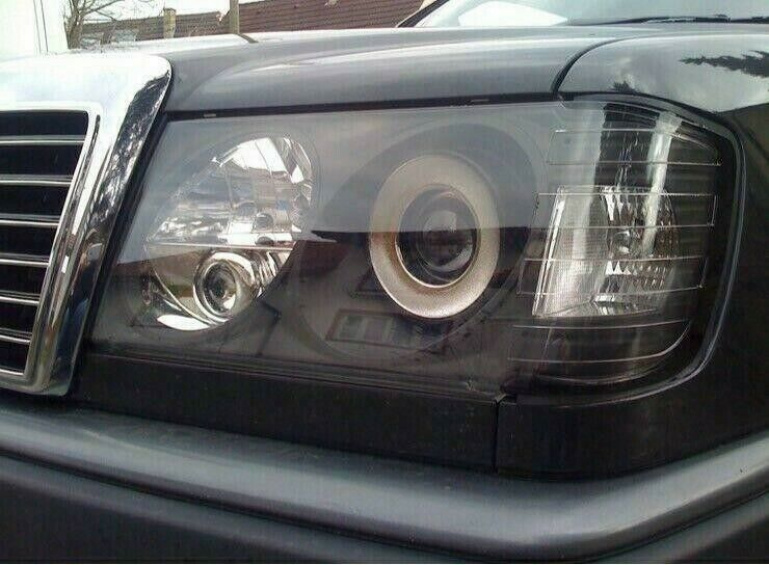 Upgrade Klarglas Scheinwerfer für Mercedes Benz E-Klasse W124 85-93 schwarz