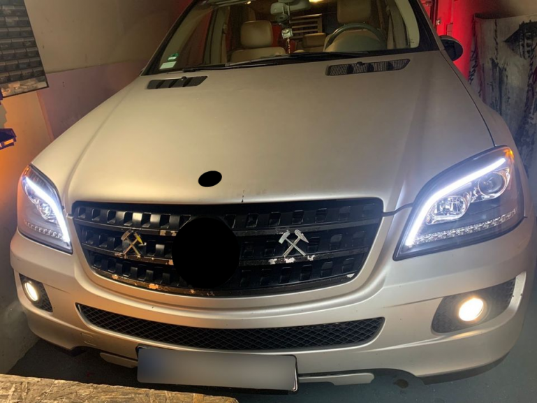 LED Tagfahrlicht Design Scheinwerfer für Mercedes Benz ML W164 05-08 schwarz mit dynamischem LED Blinker