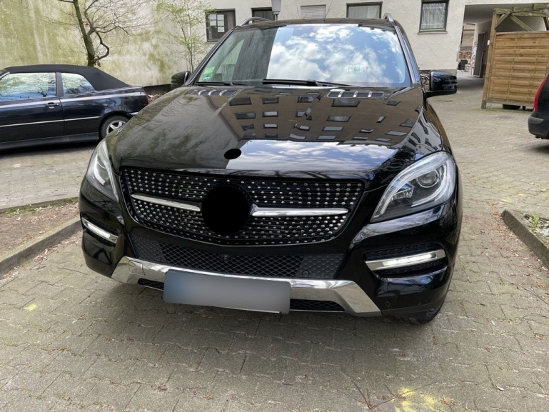 LED Tagfahrlicht Design Scheinwerfer passend für Mercedes Benz ML W166 11-15 schwarz