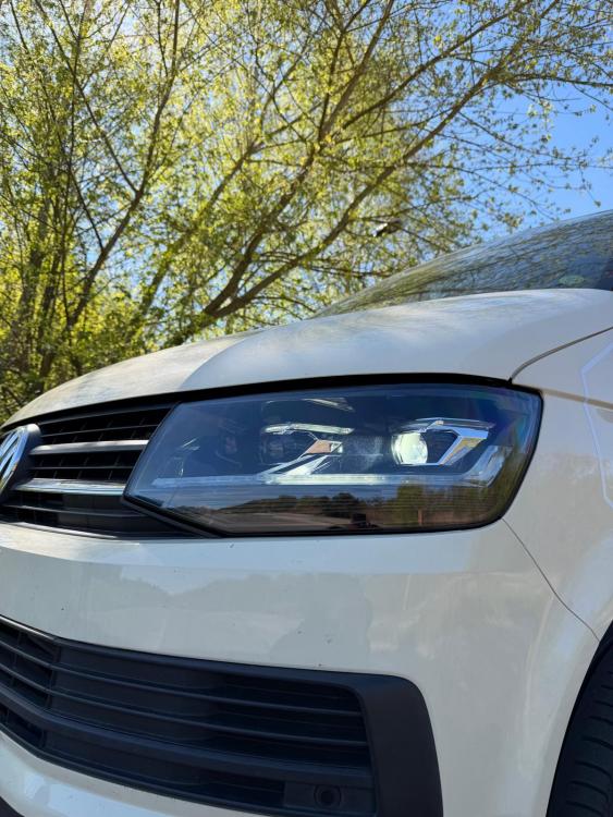 Preview: VOLL-LED Scheinwerfer passend für VW T6 15-19 schwarz mit dynamischem LED Blinker