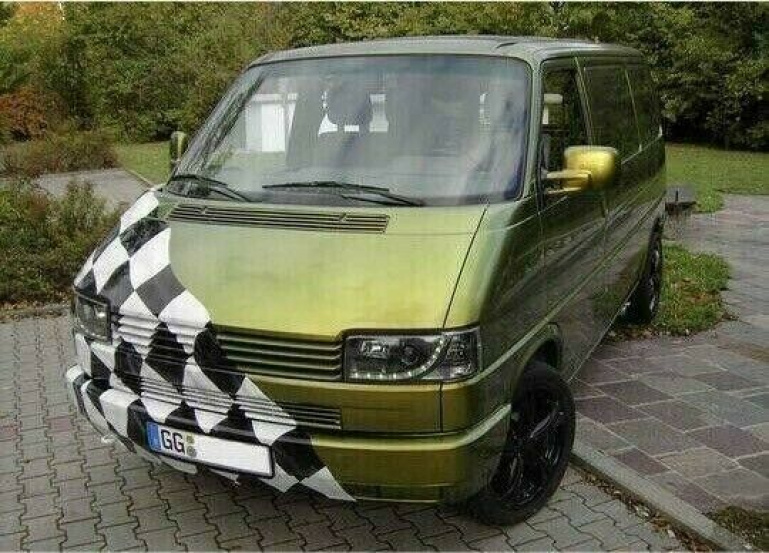 LED Tagfahrlicht Design Scheinwerfer für VW T4 90-03 (kurzer Vorderwagen) schwarz