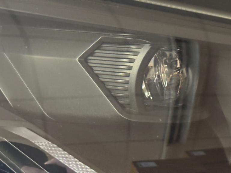 Voll LED Tagfahrlicht Scheinwerfer Set "Complete Black" für VW T6.1 schwarz ab 2019 mit dynamischem Blinker & Willkommensfunktion
