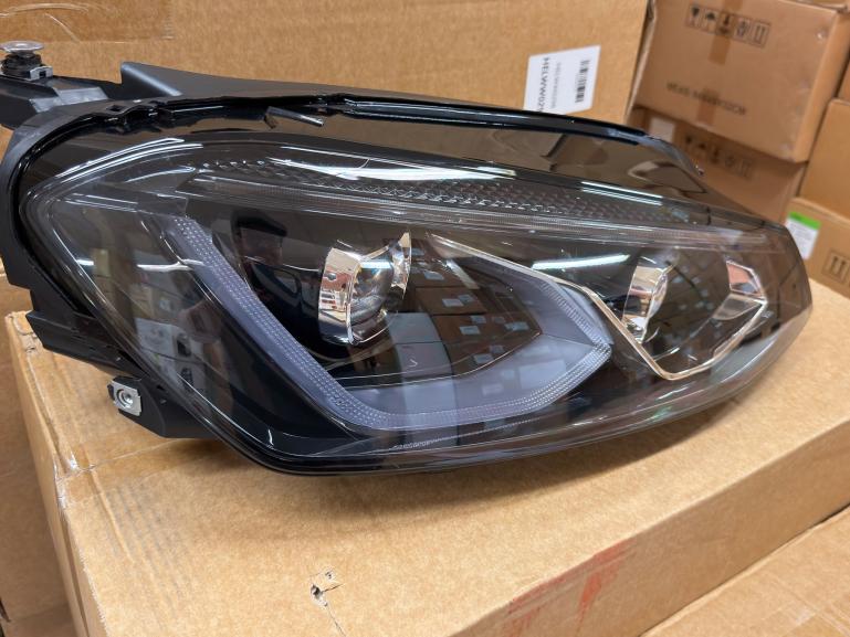 Preview: B-Ware   VOLL LED Upgrade Design Scheinwerfer Set passend für VW Golf 7 (Vorfacelift) 12-17 schwarz mit statischem Blinker