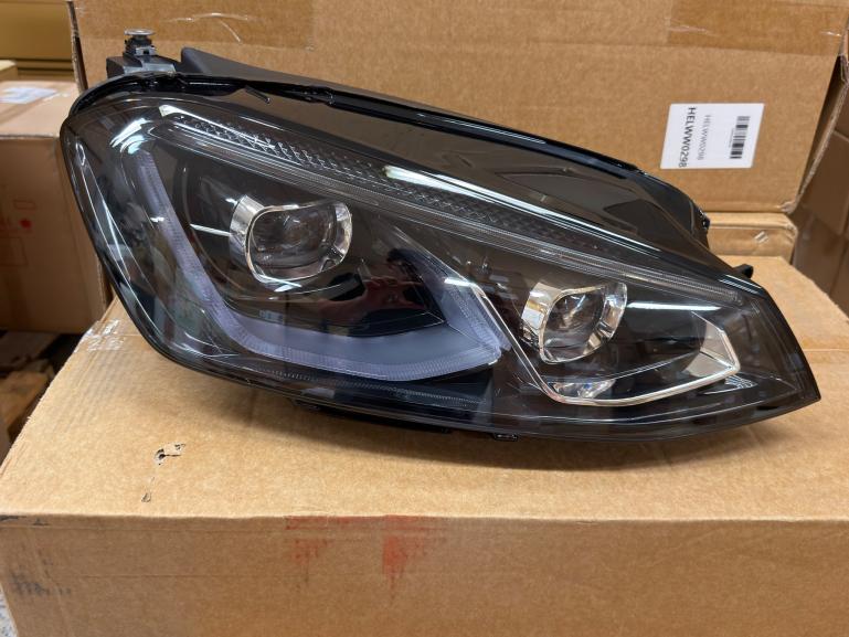 Preview: B-Ware   VOLL LED Upgrade Design Scheinwerfer Set passend für VW Golf 7 (Vorfacelift) 12-17 schwarz mit statischem Blinker