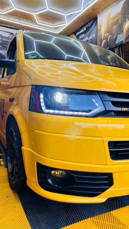 VOLL LED Tagfahrlicht Scheinwerfer Set für VW T5 GP (Facelift) 10-15 schwarz mit dynamischem LED Blinker