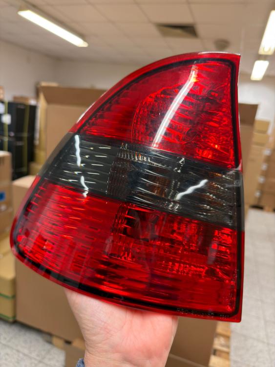 Preview: B-Ware  Upgrade Design Rückleuchten passend für BMW 3er E46 Touring 99-05 rot/rauch