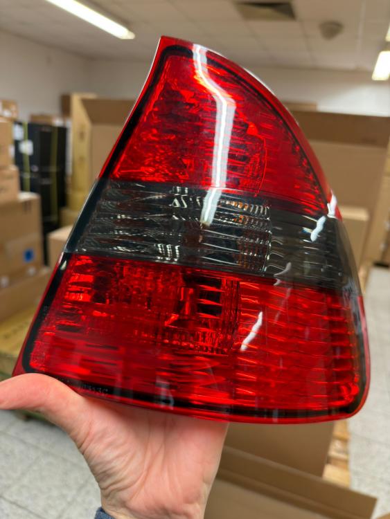 Preview: B-Ware  Upgrade Design Rückleuchten passend für BMW 3er E46 Touring 99-05 rot/rauch