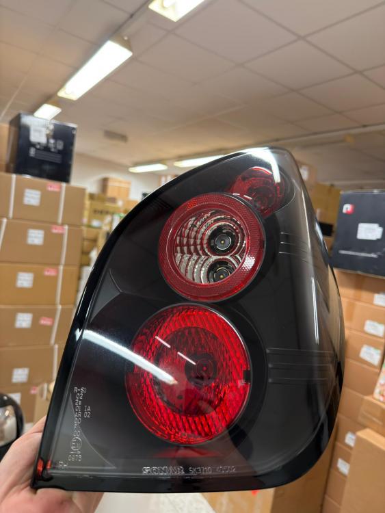 Preview: Upgrade Design Rückleuchten für Citroen C2 03-10 schwarz
