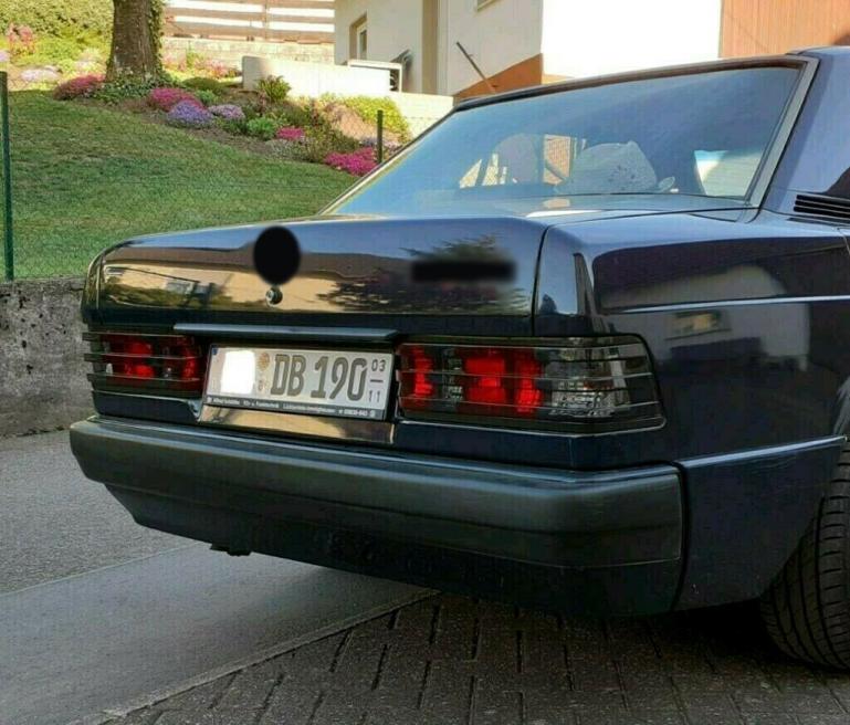Preview: Upgrade Design Rückleuchten für Mercedes Benz 190 / W201 82-93 schwarz/rauch
