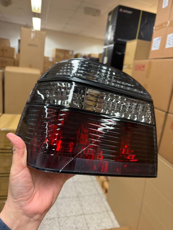 Preview: B-Ware  Upgrade Design Rückleuchten für VW Golf 3 (III) 91-97 rot/rauch
