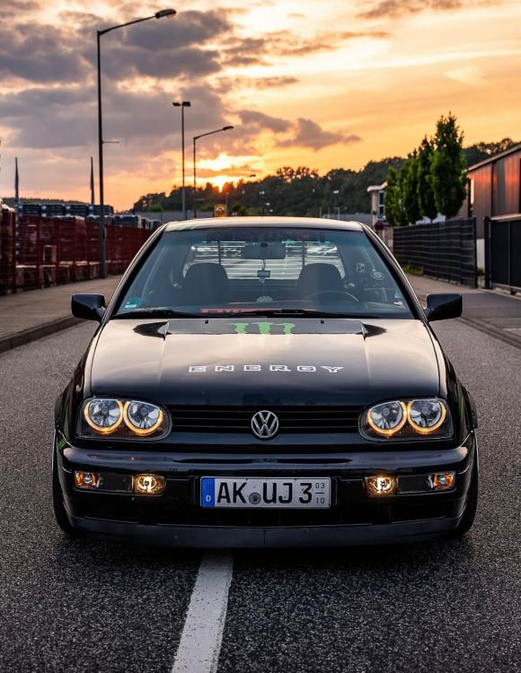 Upgrade Design Angel Eyes Scheinwerfer für VW Golf 3 91-97 schwarz