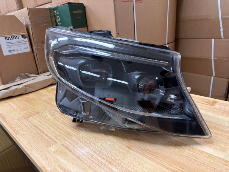 Preview: B-Ware  Upgrade Design VOLL LED Tagfahrlicht Scheinwerfer für Mercedes Benz V-Klasse / Vito W447 14-23 schwarz mit LED Blinker